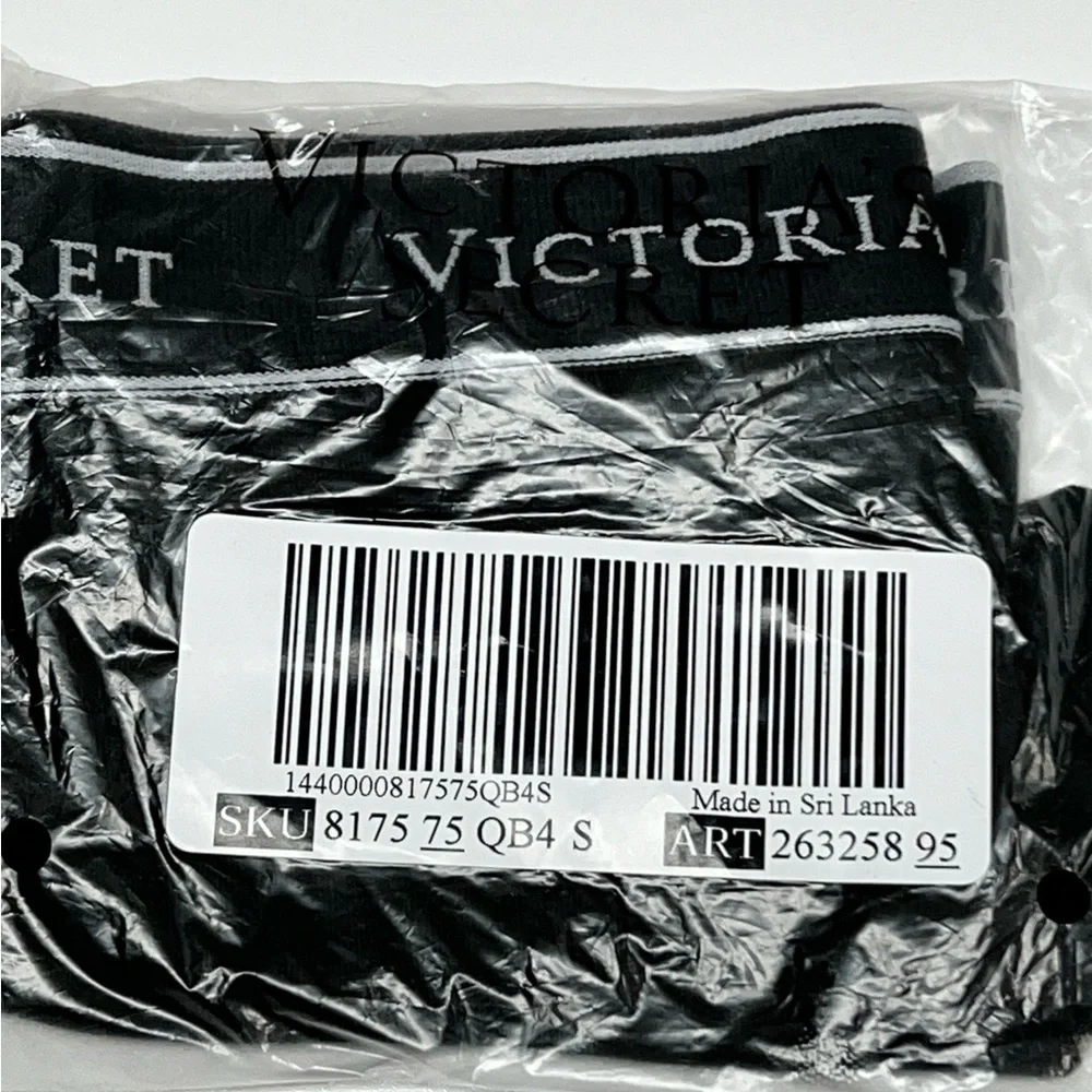 VICTORIA’S SECRET LOGO Cotton Boyshort Panty in Black!